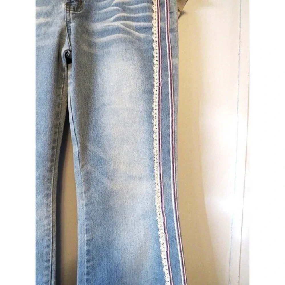 NWOT 123 ONS Women's Jeans Size 29 Light Wash Flare Leg Decorative‎ Trim